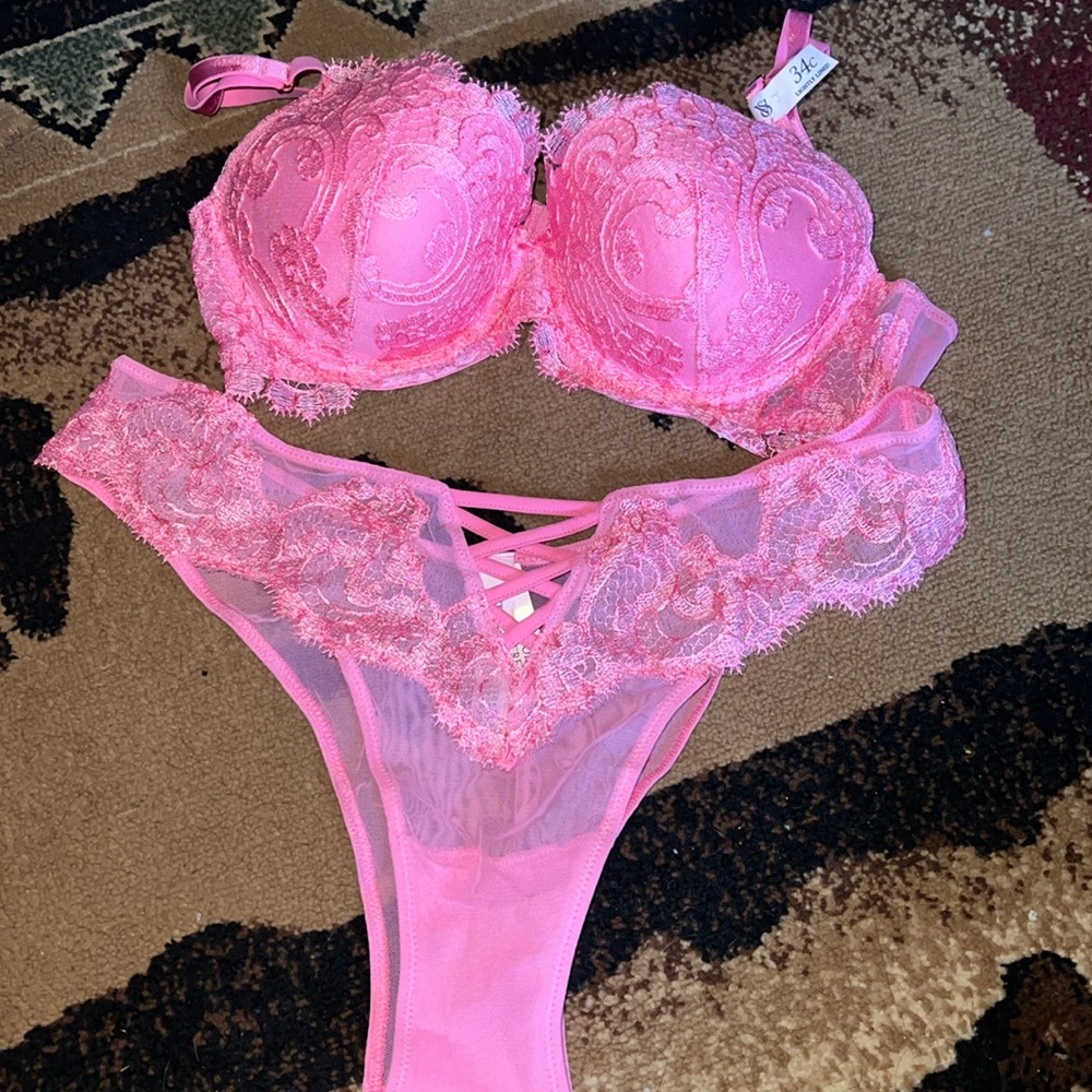 Victoria Secret Bra and panties set 34c and Med